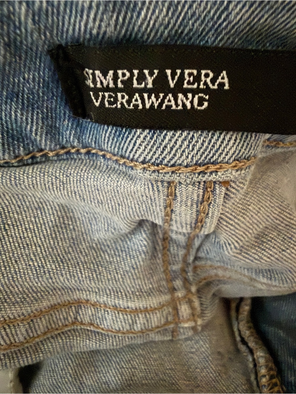 Simply Vera Vera Wang Light Wash Distressed Cropped Jeans 34” Waist crop 12 - Picture 5 of 5